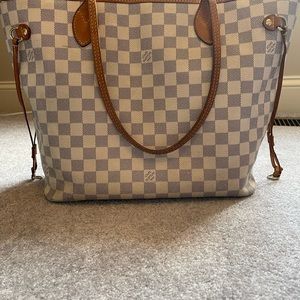 ❗️SOLD ❗️Authentic Louis Vuitton Neverfull MM
